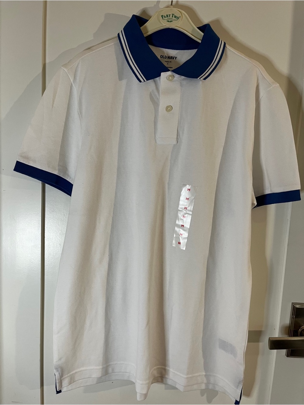 Old Navy Men's Classic Fit White Polo with Blue Trim. Size Medium.